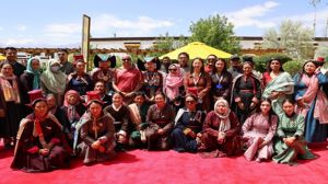 वित्त मंत्री निर्मला सीतारमण ने लद्दाख में महिला उद्यमियों के साथ की मुलाकात