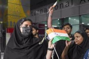 आसमान से मिसाइलें गिर रही थीं, बमबारी हो रही थी... 