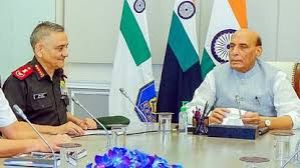 सीडीएस चौहान को तीनों सेनाओं के लिए आदेश जारी करने हेतु अधिकृत किया गया सीडीएस चौहान को तीनों सेनाओं के लिए आदेश जारी करने हेतु अधिकृत किया गया