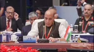 रक्षा मंत्री राजनाथ सिंह का एससीओ बैठक में &lsquo;संयुक्त बयान&rsquo; पर हस्ताक्षर से इनकार