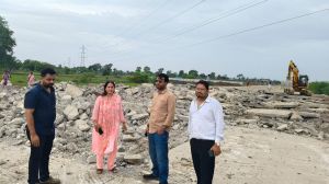 निगम ने जोन 8 क्षेत्र में हीरापुर जरवाय में लगभग 60 एकड़ मे हो रही अवैध प्लॉटिंग में अभियान चलाकर तत्काल कारगर रोक लगायी निगम ने जोन 8 क्षेत्र में हीरापुर जरवाय में लगभग 60 एकड़ मे हो रही अवैध प्लॉटिंग में अभियान चलाकर तत्काल कारगर रोक लगायी