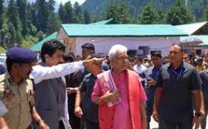 सिन्हा ने नुनवान और चंदनवाड़ी आधार शिविरों में अमरनाथ यात्रा की तैयारियों की समीक्षा की सिन्हा ने नुनवान और चंदनवाड़ी आधार शिविरों में अमरनाथ यात्रा की तैयारियों की समीक्षा की