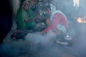  खाना पकाने वाले ईंधन से उत्पन्न वायु प्रदूषण से महिलाओं को अधिक खतरा: अध्ययन