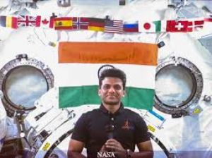  अंतरिक्ष में खाने से लेकर सोने तक, शुभांशु ने आईएसएस से दिये छात्रों के सवालों के जवाब