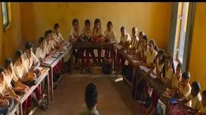  केरल के विद्यालयों में बैठने की नयी व्यवस्था से अब कोई छात्र नहीं होगा &lsquo;बैकबेंचर&rsquo;