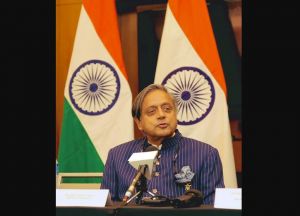 शशि थरूर ने टीआरएफ को वैश्विक आतंकी संगठन घोषित करने के अमेरिकी फैसले का स्वागत किया शशि थरूर ने टीआरएफ को वैश्विक आतंकी संगठन घोषित करने के अमेरिकी फैसले का स्वागत किया