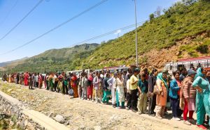  अमरनाथ यात्रा : अब तक 3.83 लाख श्रद्धालुओं ने किए बाबा बर्फानी के दर्शन