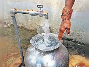 देश में जल प्रबंधन में ऐतिहासिक प्रगति : 15 करोड़ से अधिक ग्रामीण घरों तक पहुंचा नल से जल, भूजल स्तर में भी सुधार