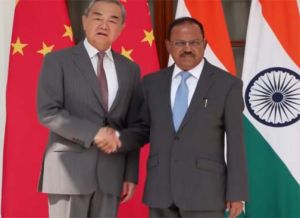 एनएसए अजीत डोभाल और चीनी विदेश मंत्री वांग यी के बीच हुई अहम वार्ता एनएसए अजीत डोभाल और चीनी विदेश मंत्री वांग यी के बीच हुई अहम वार्ता