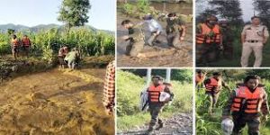 सेना ने पुंछ में अचानक आई बाढ़ में फंसे सात लोगों को बचाया सेना ने पुंछ में अचानक आई बाढ़ में फंसे सात लोगों को बचाया