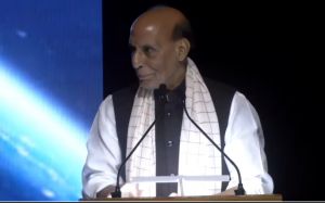 रक्षा मंत्री राजनाथ सिंह ने शुभांशु शुक्ला और अन्य गगन यात्रियों को किया सम्मानित