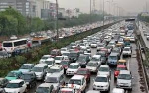  सरकार ने 20 साल से अधिक पुराने वाहनों के पंजीकरण नवीनीकरण पर शुल्क बढ़ाया
