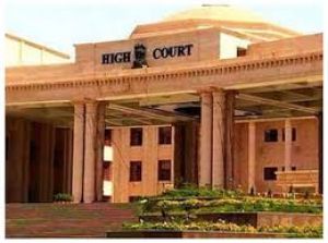 दहेज के लिए पत्नी का गला घोंटने के जुर्म में व्यक्ति को आजीवन कारावास दहेज के लिए पत्नी का गला घोंटने के जुर्म में व्यक्ति को आजीवन कारावास