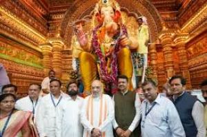 शाह मुंबई में लालबागचा राजा गणेश मंडल एवं मुख्यमंत्री आवास गए; शिंदे के साथ बैठक की शाह मुंबई में लालबागचा राजा गणेश मंडल एवं मुख्यमंत्री आवास गए; शिंदे के साथ बैठक की