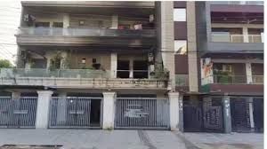 एसी में शॉर्ट सर्किट होने से परिवार के तीन सदस्यों और पालतू कुत्ते की मौत,बेटे को पड़ोसियों ने बचाया एसी में शॉर्ट सर्किट होने से परिवार के तीन सदस्यों और पालतू कुत्ते की मौत,बेटे को पड़ोसियों ने बचाया