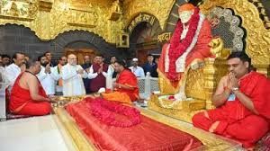 अमित शाह ने शिरडी स्थित साईंबाबा मंदिर में पूजा-अर्चना की