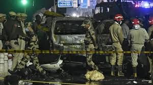 लाल किले के पास विस्फोट में आठ लोगों की मौत, कई वाहन जलकर खाक