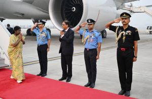 अंगोला और बोत्सवाना की अपनी राजकीय यात्रा पूरी करने के बाद दिल्ली लौटीं राष्ट्रपति मुर्मु