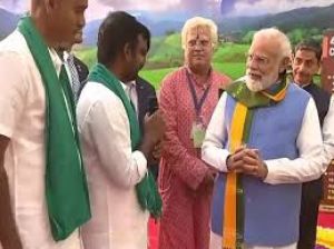 प्रधानमंत्री मोदी कोयंबटूर पहुंचे, रोड शो किया प्रधानमंत्री मोदी कोयंबटूर पहुंचे, रोड शो किया