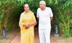 पूर्व उपराष्ट्रपति धनखड़ की पत्नी को पीठ में चोट लगने के बाद एम्स ले जाया गया पूर्व उपराष्ट्रपति धनखड़ की पत्नी को पीठ में चोट लगने के बाद एम्स ले जाया गया