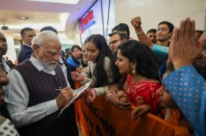 दक्षिण अफ्रीका में भारतीय समुदाय के स्वागत से खुश पीएम मोदी बोले-सांस्कृतिक जुड़ाव सचमुच हृदयस्पर्शी दक्षिण अफ्रीका में भारतीय समुदाय के स्वागत से खुश पीएम मोदी बोले-सांस्कृतिक जुड़ाव सचमुच हृदयस्पर्शी