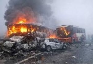  मथुरा में यमुना एक्सप्रेसवे पर सात बस समेत 10 वाहन टकराए, 13 लोगों की मौत, 70 अन्य  घायल