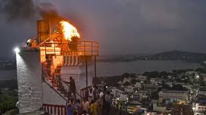 अदालत ने तिरुपरनकुंड्रम पहाड़ी पर दीप जलाने की अनुमति का आदेश बरकरार रखा