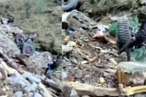 सैनिकों को आतंकवाद विरोधी अभियान के लिए ले जा रहा वाहन खाई में गिरा, 10 की मौत