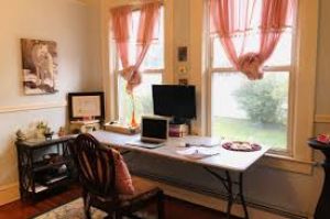  ऑफिस में रखें फेंगशुई की ये 5 शुभ चीजें, खर्चा घटेगा और बढ़ेगी आमदनी