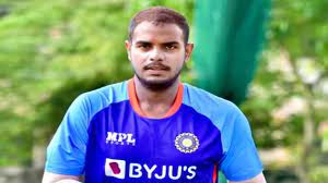 कैसा लग रहा है मां, आखिरी ओवर डालने के बाद मां को वीडियो कॉल किया दयाल ने कैसा लग रहा है मां, आखिरी ओवर डालने के बाद मां को वीडियो कॉल किया दयाल ने