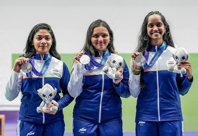 इलावेनिल के रजत पदकों और सुचिका के एमएमए सफर से भारत के एशियाड अभियान की शानदार शुरुआत इलावेनिल के रजत पदकों और सुचिका के एमएमए सफर से भारत के एशियाड अभियान की शानदार शुरुआत