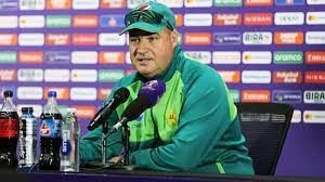  भारत के खिलाफ अहमदाबाद में विश्व कप मैच में माहौल बेहद प्रतिकूल था: मिकी आर्थर