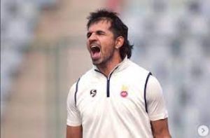 दिल्ली के शीर्ष छह में से पांच बल्लेबाज शून्य पर आउट, हिम्मत ने शतकीय पारी से बचाई लाज