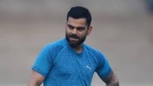  अगले दो टेस्ट मैचों से भी बाहर रह सकते हैं कोहली, अंतिम मैच में खेलना भी संदिग्ध