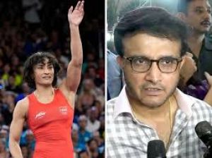 विनेश कम से कम रजत पदक की हकदार: गांगुली