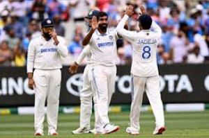 बुमराह ने भारत को मैच में लौटाया, आस्ट्रेलिया के छह विकेट पर 311 रन