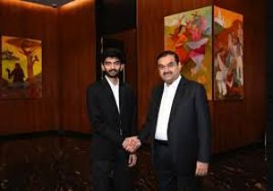 गौतम अदाणी ने विश्व शतरंज चैंपियन गुकेश से की मुलाकात गौतम अदाणी ने विश्व शतरंज चैंपियन गुकेश से की मुलाकात