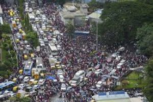 चिन्नास्वामी स्टेडियम  के पास मची भगदड़ में 11 की मृत्यु और 30 घायल 