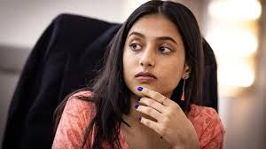 उम्मीद है कि यह सिर्फ शुरुआत है: दिव्या ने फिडे महिला विश्व कप जीतने के बाद कहा उम्मीद है कि यह सिर्फ शुरुआत है: दिव्या ने फिडे महिला विश्व कप जीतने के बाद कहा