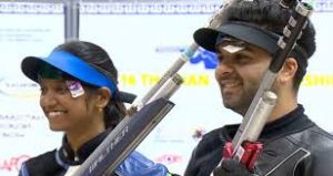 अर्जुन-इलावेनिल को 10 मी एयर राइफल मिश्रित टीम में स्वर्ण, शांभवी और प्रणव ने जूनियर स्वर्ण जीता अर्जुन-इलावेनिल को 10 मी एयर राइफल मिश्रित टीम में स्वर्ण, शांभवी और प्रणव ने जूनियर स्वर्ण जीता